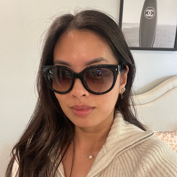 Authentic Prada sunglasses - Picture 5 of 7